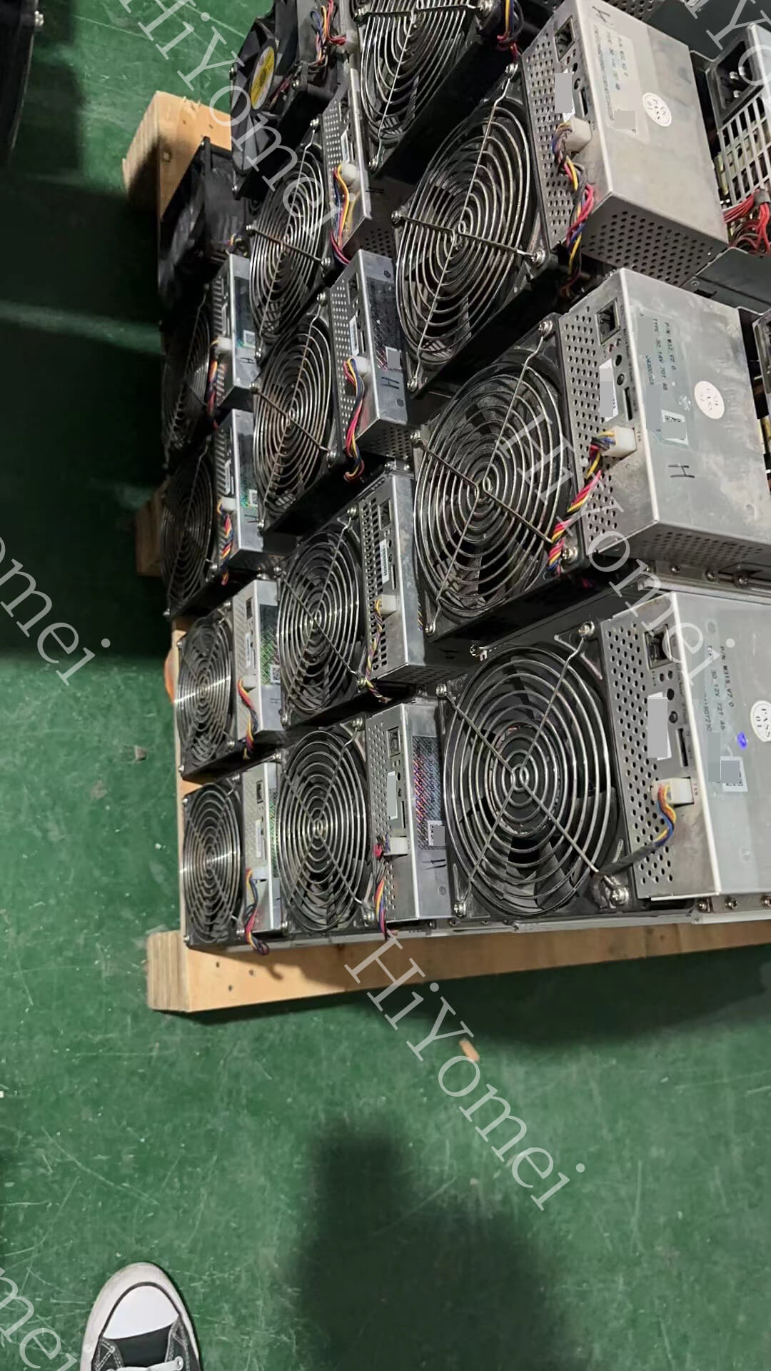 MicroBT WhatsMinerM32 second-hand virtual coin mining machine is not brand new.