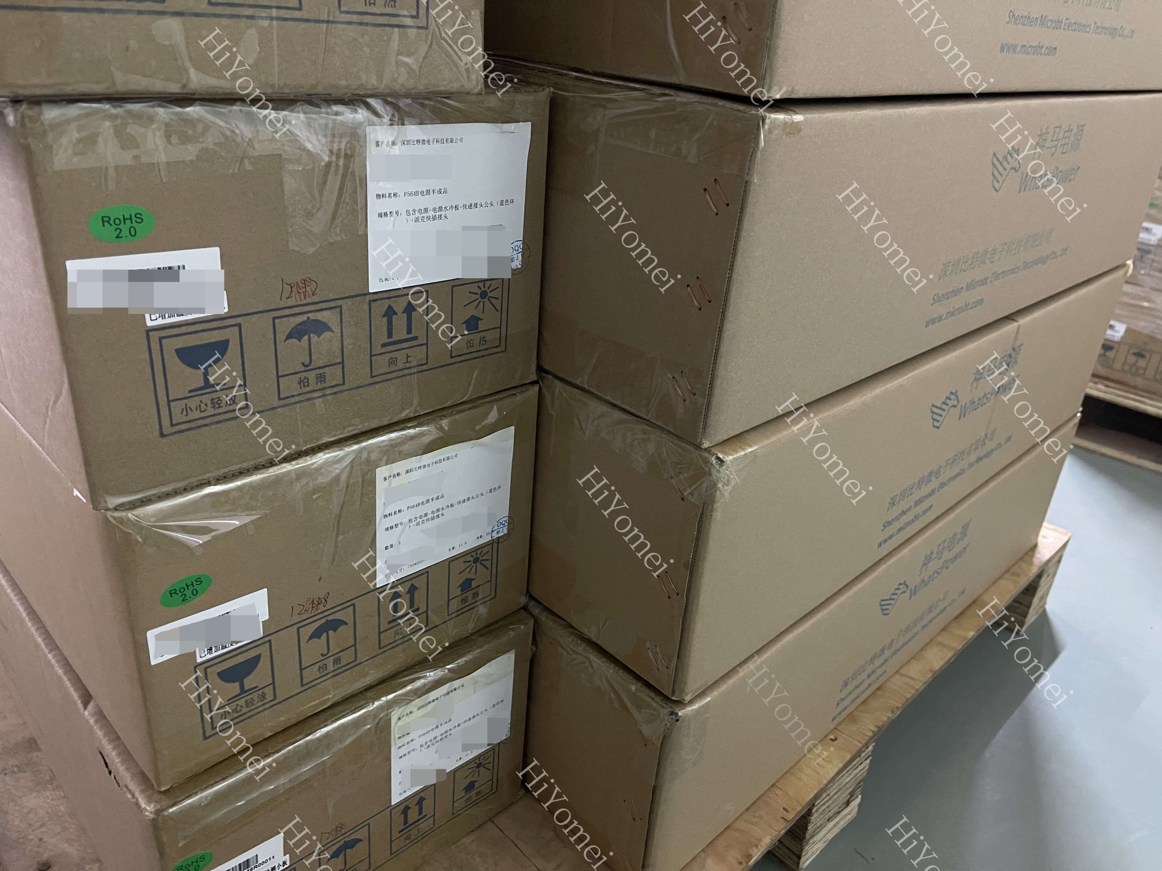 The goods are packed and loaded into the car and ready to be sent to the port to be sent to the customer