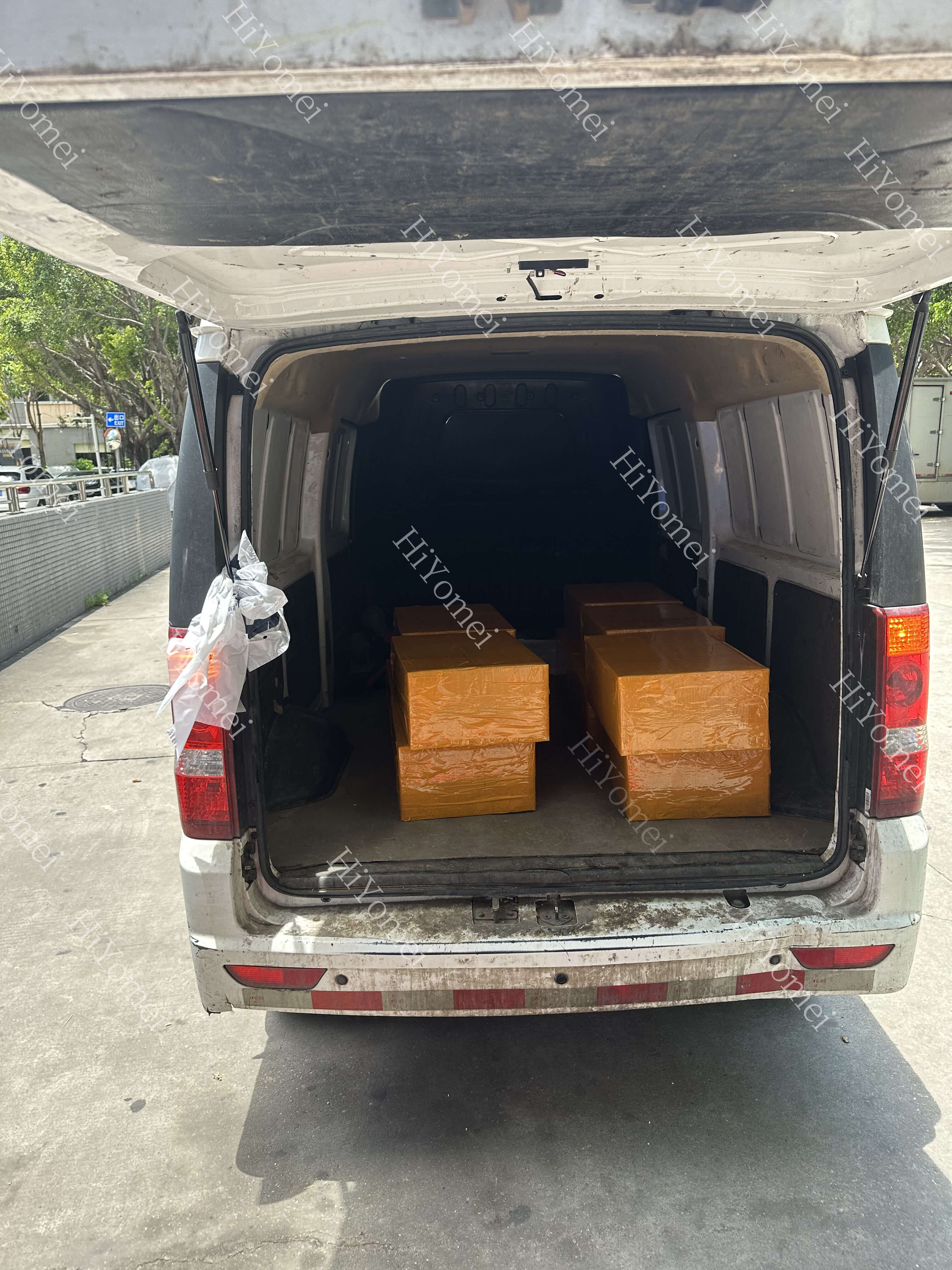 Prepare to ship the goods to the port