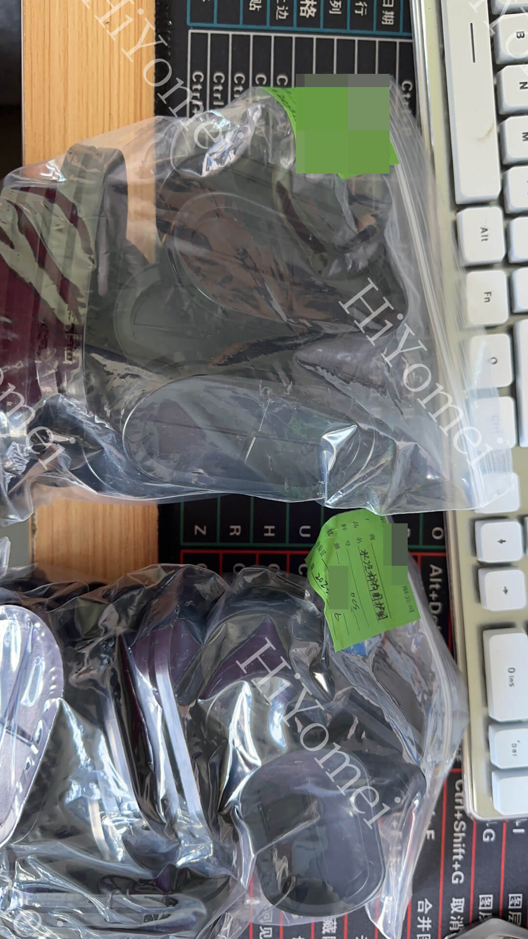 Special retainer for water-cooled power supply